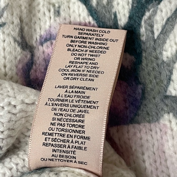 NWOT Philosophy Cream Knit Lavender Purple Floral Sweater Sz M - Picture 8 of 8